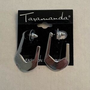 Tarananda Chic Silver Geometric Earrings